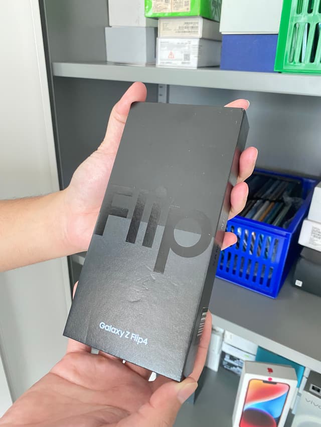 Phone showcase
