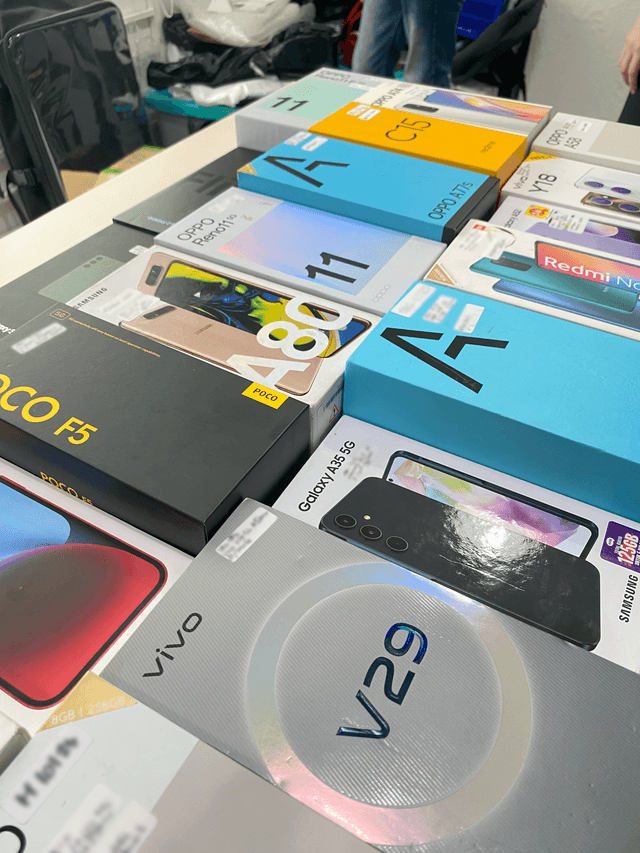 Phone showcase